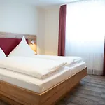 Stroh بيت ريفي Buchholz (Neuwied)