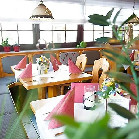 Stroh Inn 2*