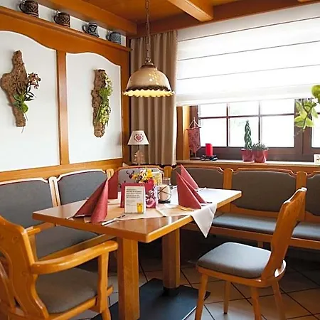 Stroh Inn 2*