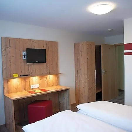 Stroh Inn 2*